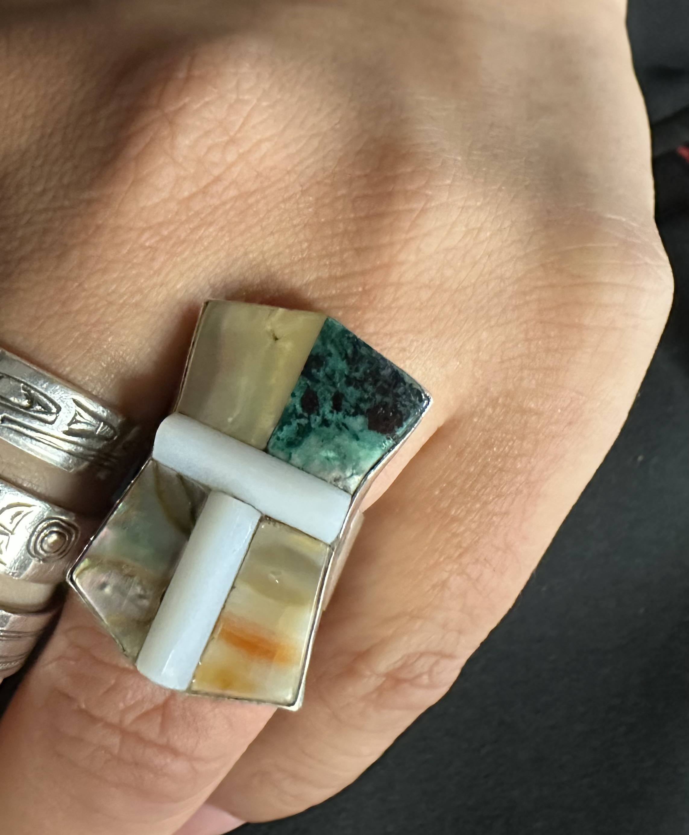 58 Degrees North: C-Fur Sewing & Formline Jewelry